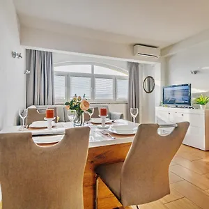  Apartament Comfort In Peaceful Area - With Garden