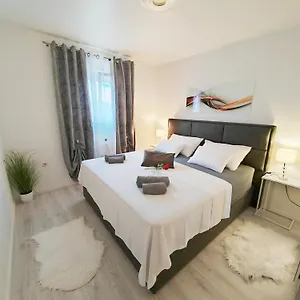  Apartament Toni With Private Parking